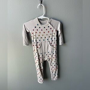 Kyte Baby Oat Polka Dot Bamboo Rainbow Dot Romper with Kangaroo Pocket